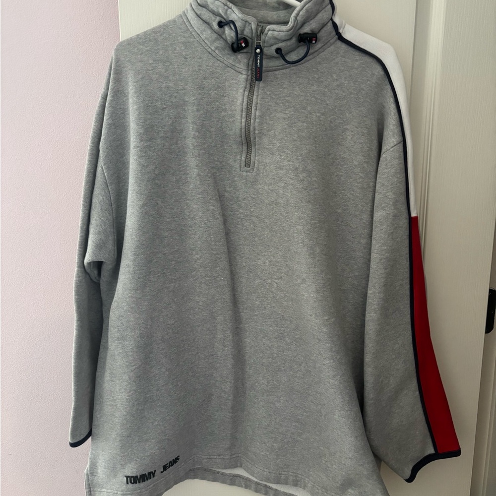 Tommy Hilfiger Gray Pullover with Red and White Details
